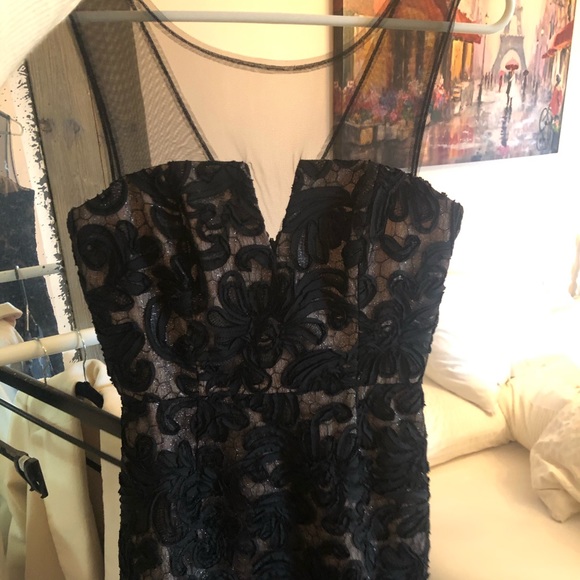 BCBG lace embroidered dress - Picture 2 of 7
